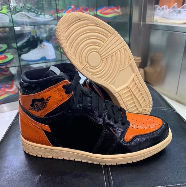 release authentic 1 high og shattered backboard 3.0 outdoor shoes black/pale vanilla-starfish men sports sneakers 555088-028
release authentic 1 high og shattered backboard 3.0 outdoor shoes black/pale vanilla-starfish men sports sneakers 555088-028