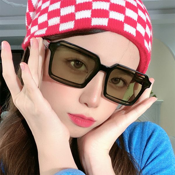 $5/1pcs sunglasses Internet celebrity designer European fashion show hot UV400 polarized glass eye protection metal hinge frame sunglasses
$5/1pcs sunglasses Internet celebrity designer European fashion show hot UV400 polarized glass eye protection metal hinge frame sunglasses