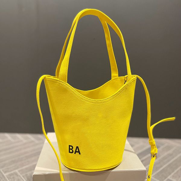designers luxury limited high-end woman totes bags fashionable handbag womens versatile leisure purses shopping women bags good
designers luxury limited high-end woman totes bags fashionable handbag womens versatile leisure purses shopping women bags good