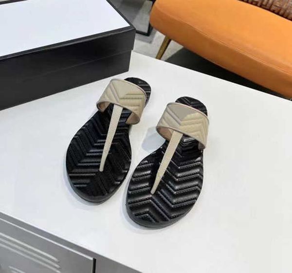 t-shaped men's and women's slippers fashion water ripple leather flat sandals indoor and outdoor casual shoes delivery box large 3, Black
t-shaped men's and women's slippers fashion water ripple leather flat sandals indoor and outdoor casual shoes delivery box large 3, Black