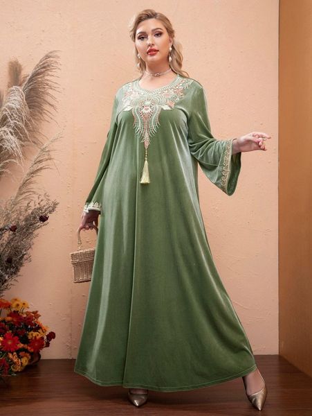 plus flower embroidered tassel detail trumpet sleeve velvet dress f6x9#, Black
plus flower embroidered tassel detail trumpet sleeve velvet dress f6x9#, Black