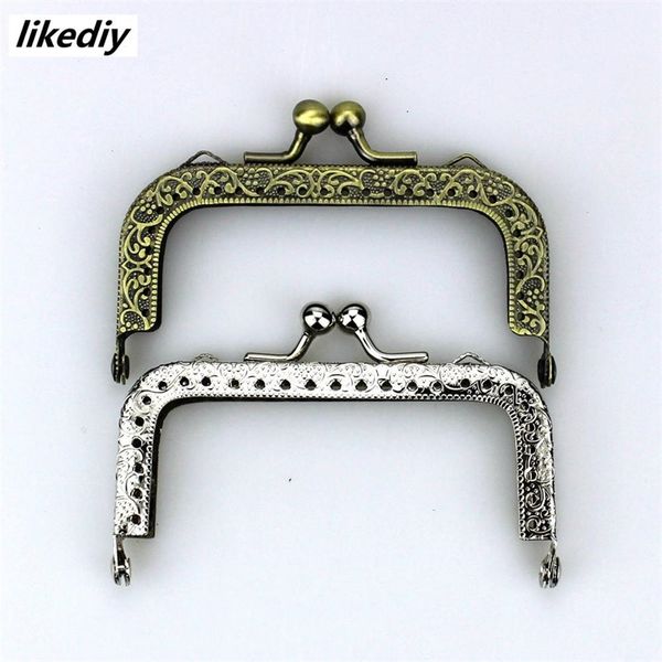 10 pcs/lot 8.5 cm antique bronze silver square metal purse frame knurling straight edge kiss clasp diy bag accessory 220426, Black
10 pcs/lot 8.5 cm antique bronze silver square metal purse frame knurling straight edge kiss clasp diy bag accessory 220426, Black