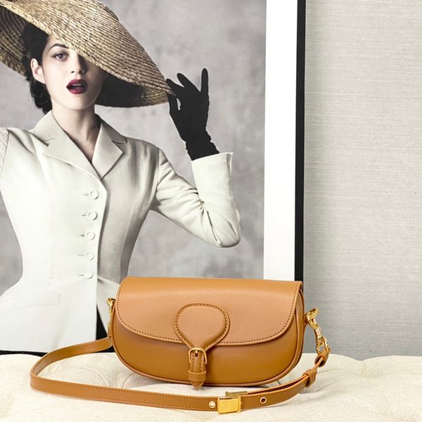 east-west shoulder bag crossbody designer bag cross body luxuries designers women bags fashion woman luxury leather luxurious roma french wi, Red;black
east-west shoulder bag crossbody designer bag cross body luxuries designers women bags fashion woman luxury leather luxurious roma french wi, Red;black