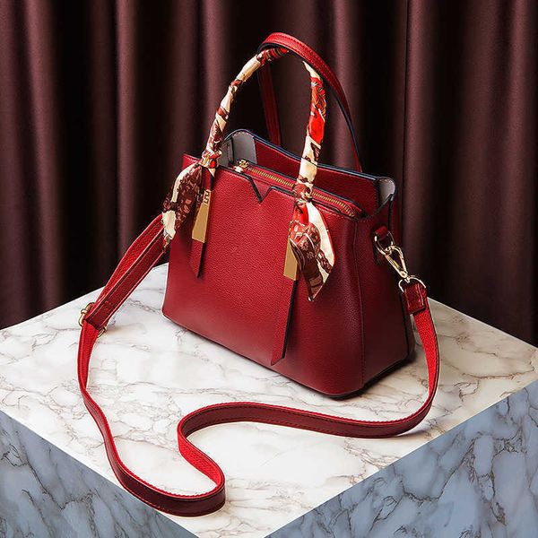 handbag designer bags hand mother's day red wedding bride's for mother 2022 new middle-aged large capacity portable shoulder bag
handbag designer bags hand mother's day red wedding bride's for mother 2022 new middle-aged large capacity portable shoulder bag