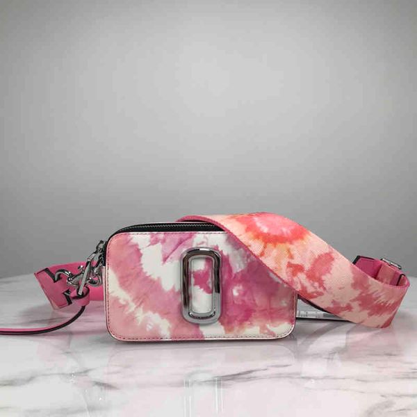 evening bags m two-color stitching women's letter wide strap single shoulder crossbody fashion popular camera flap wallet 220513 
evening bags m two-color stitching women's letter wide strap single shoulder crossbody fashion popular camera flap wallet 220513