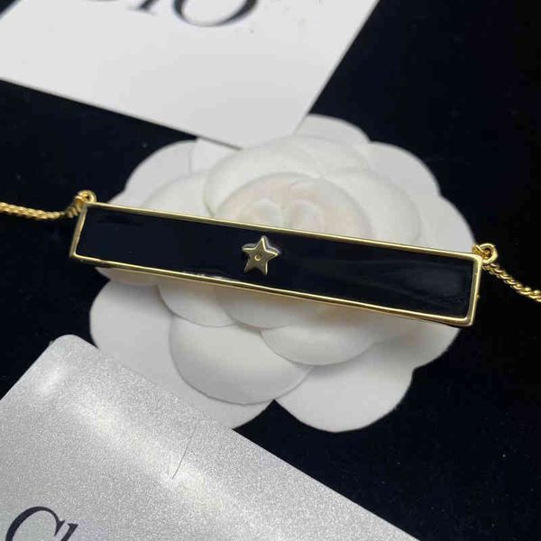 2022 women's fashion all-match high-quality new personality necklace brand red same female, Silver
2022 women's fashion all-match high-quality new personality necklace brand red same female, Silver