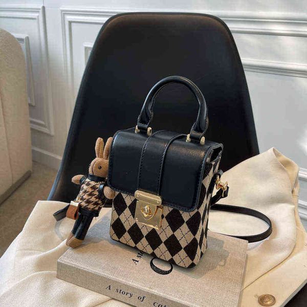 popular women's 2022 new lingge msenger high hand 2022 factory online export fashion trendy brand ladies hand messenger bag
popular women's 2022 new lingge msenger high hand 2022 factory online export fashion trendy brand ladies hand messenger bag
