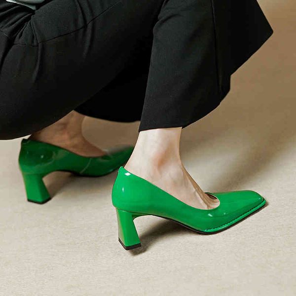 sandals comfortable and loose square head textured cowhide spring thick high heels commuting simple korean shallow mouth single shoes women, Black 
sandals comfortable and loose square head textured cowhide spring thick high heels commuting simple korean shallow mouth single shoes women, Black
