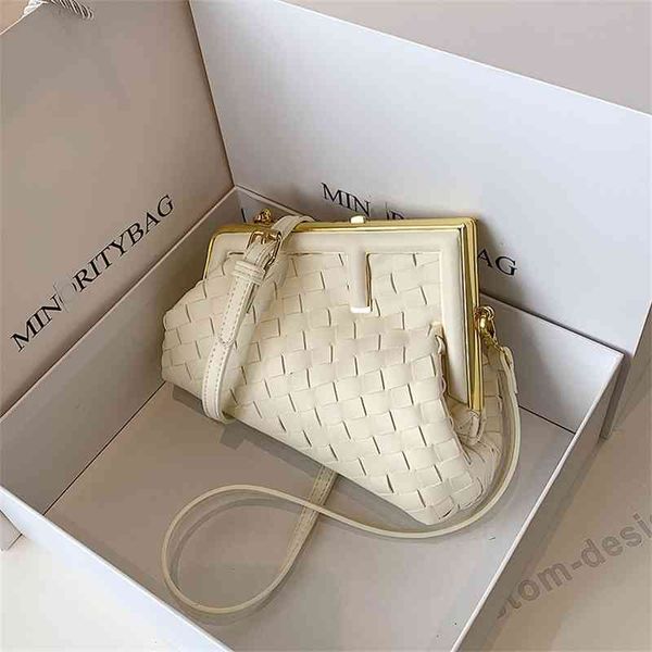 bags woven shaped bag women's 2022 new clip buckle sling one shoulder messenger purse
bags woven shaped bag women's 2022 new clip buckle sling one shoulder messenger purse