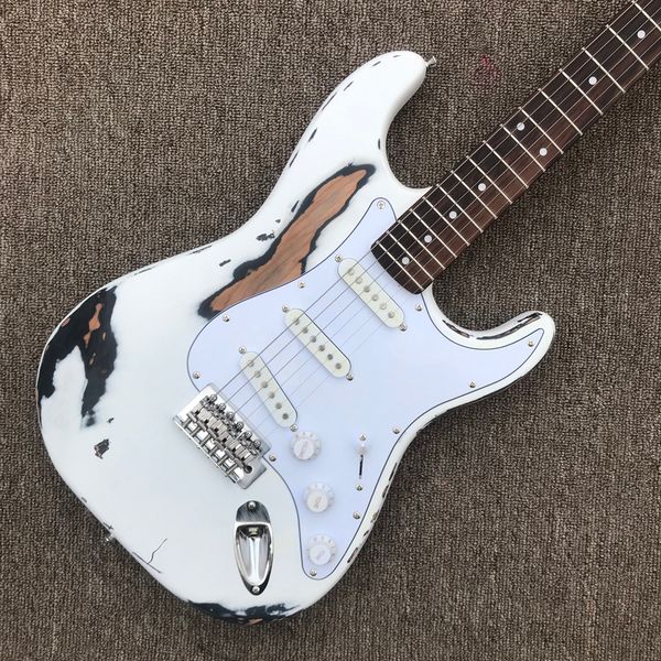 relic st electric guitar, rosewood fingerboard, chrome hardware, 3 pickups, tremolo bridge, white colour, solid mahogany guitar
relic st electric guitar, rosewood fingerboard, chrome hardware, 3 pickups, tremolo bridge, white colour, solid mahogany guitar