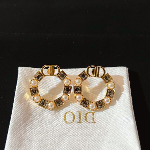 factory retail and wholesale d home di 2022 new cd color diamond pearl earrings women's advanced fashion, Golden
factory retail and wholesale d home di 2022 new cd color diamond pearl earrings women's advanced fashion, Golden