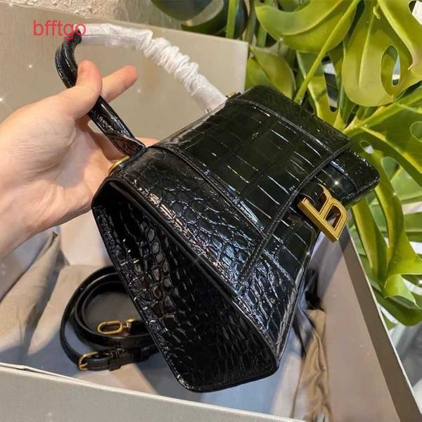 designer balencaigs's handbags small crowd 2022 new family b crocodile hourglass bag mini high version one shoulder portable messenger
designer balencaigs's handbags small crowd 2022 new family b crocodile hourglass bag mini high version one shoulder portable messenger