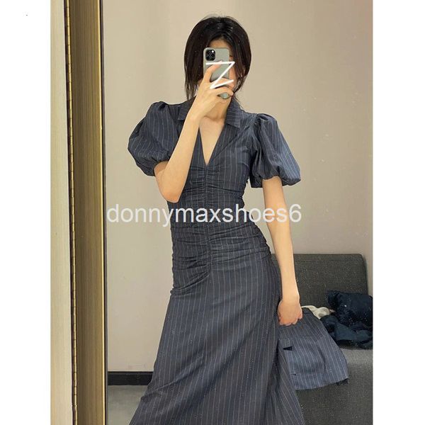 casual dresses special price niche pleated stripe v-neck dress french temperament slim bubble sleeve medium skirt, Black;gray
casual dresses special price niche pleated stripe v-neck dress french temperament slim bubble sleeve medium skirt, Black;gray
