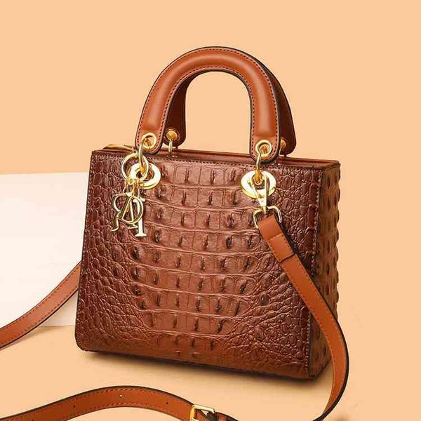 women's fashion personality trend brand bag wholesale 2022 winter pattern hand-held single shoulder msenger women
women's fashion personality trend brand bag wholesale 2022 winter pattern hand-held single shoulder msenger women