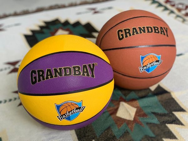 basketball toys wear-resistant leather outdoor balloon toys kids aldult gift 
basketball toys wear-resistant leather outdoor balloon toys kids aldult gift