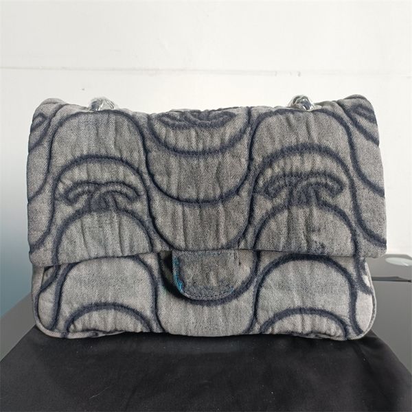 fashion women jumbo denim shoulder bags two-tone silver-tone metal crossbody traval shopping street large capacity luxurys designers zig zag
fashion women jumbo denim shoulder bags two-tone silver-tone metal crossbody traval shopping street large capacity luxurys designers zig zag