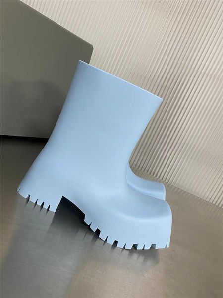 2022 new fashion luxury womens designer short boots light waterproof casual shoes genuine rubber oversized sole various colors boots trooper, Black
2022 new fashion luxury womens designer short boots light waterproof casual shoes genuine rubber oversized sole various colors boots trooper, Black