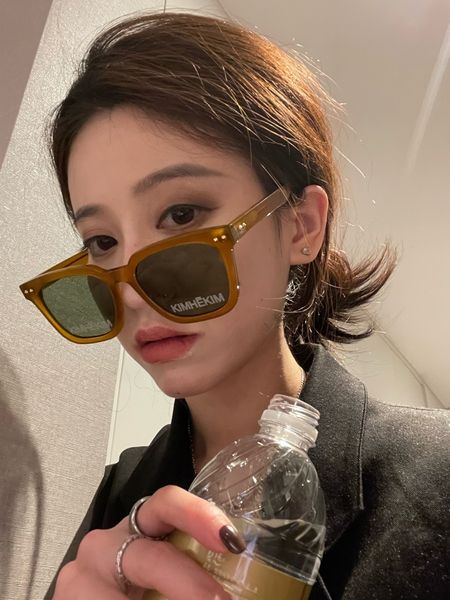 designer sunglasses 2022 new brown kimhekim letter sunglasses with myopic polarized caramel small face for women, White;black 
designer sunglasses 2022 new brown kimhekim letter sunglasses with myopic polarized caramel small face for women, White;black