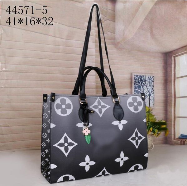 famous shopping bag tote crossbody bags handbags embroidered handbag embossed totes women luxury designer
famous shopping bag tote crossbody bags handbags embroidered handbag embossed totes women luxury designer