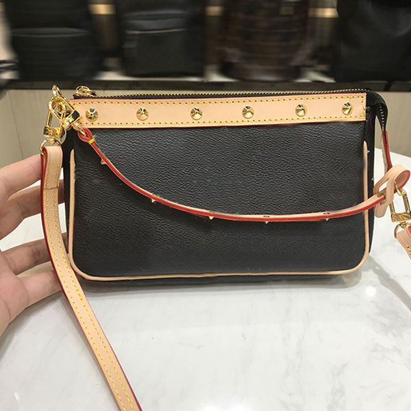 mid-ancient axillary bags vintage handbags 12 steel rivets wallets handle leather crossbody bags classic letter print shoulder bag gold hard
mid-ancient axillary bags vintage handbags 12 steel rivets wallets handle leather crossbody bags classic letter print shoulder bag gold hard