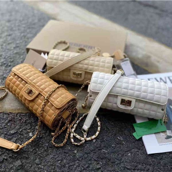 highest quality luxury one-shoulder female messenger bag red texture small women's chain single shoulder handbags 
highest quality luxury one-shoulder female messenger bag red texture small women's chain single shoulder handbags