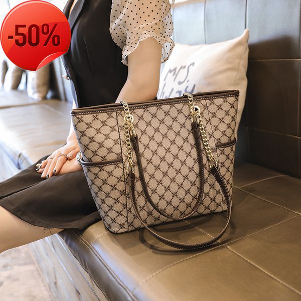 fashion luxury designertote big easy to take spring and summer 2022 new printed women's large capacity chain shoulder bag atmospheric h
fashion luxury designertote big easy to take spring and summer 2022 new printed women's large capacity chain shoulder bag atmospheric h