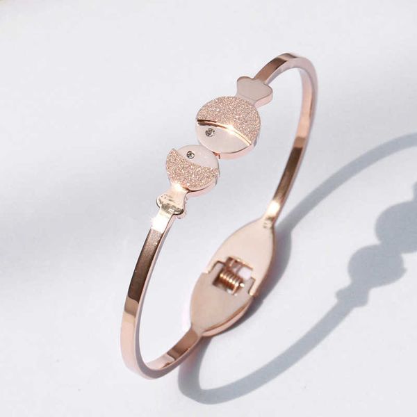 trend korean rose gold kiss fish titanium steel couple bracelet stainless valentine's day gift spring open, Black
trend korean rose gold kiss fish titanium steel couple bracelet stainless valentine's day gift spring open, Black