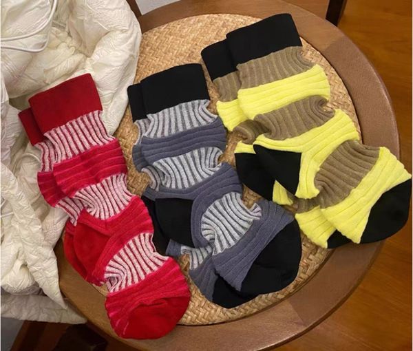 2022 women men socks japanese korean style striped lantern pig intestine color mid tube sock breathable casual stocking socks, Black;white
2022 women men socks japanese korean style striped lantern pig intestine color mid tube sock breathable casual stocking socks, Black;white