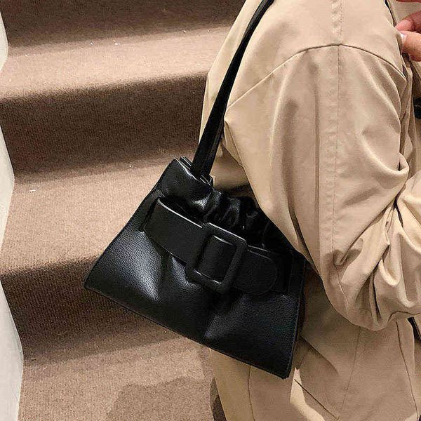 splicing belt buckle design underarm bag pu leather small tote bags for women simple female shoulder bag purses and handbags g220509
splicing belt buckle design underarm bag pu leather small tote bags for women simple female shoulder bag purses and handbags g220509