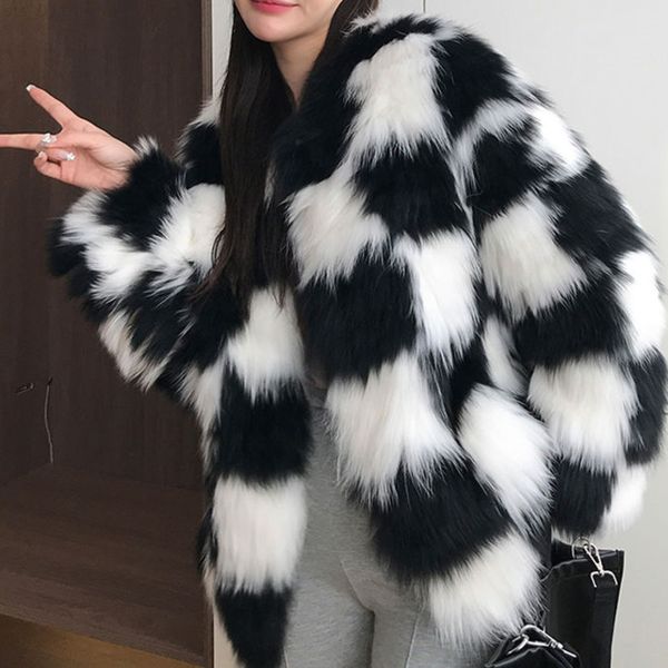 2022 new imitation fur coat women black and white checkerboard big plaid faux fur jacket contrast color fashion temperament t220716
2022 new imitation fur coat women black and white checkerboard big plaid faux fur jacket contrast color fashion temperament t220716
