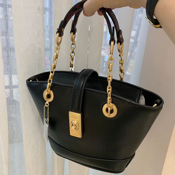 designer bags 2022 olai new women's lane vegetable basket lychee leather chain handbag one shoulder messenger bucket
designer bags 2022 olai new women's lane vegetable basket lychee leather chain handbag one shoulder messenger bucket