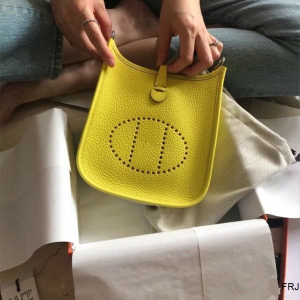 designer bags evelyn herme honggu beauty 221 new hollow out bucket bag layer cowhide litchi pattern leather womens single sho
designer bags evelyn herme honggu beauty 221 new hollow out bucket bag layer cowhide litchi pattern leather womens single sho