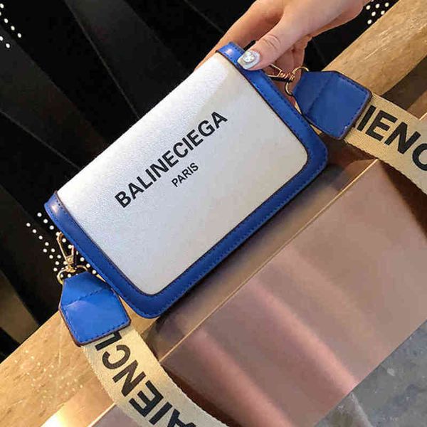 spring small bag women's fashion version versatile messenger wide shoulder strap sling handbag luxury 
spring small bag women's fashion version versatile messenger wide shoulder strap sling handbag luxury