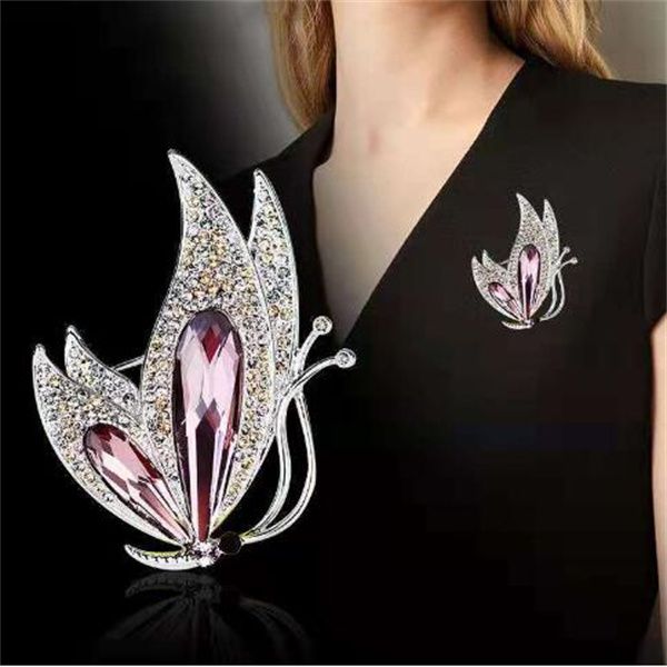 new 2022 elegant crystal pins brooches versatile gift fashion alloy accessories ladies corsage a206, Gray
new 2022 elegant crystal pins brooches versatile gift fashion alloy accessories ladies corsage a206, Gray