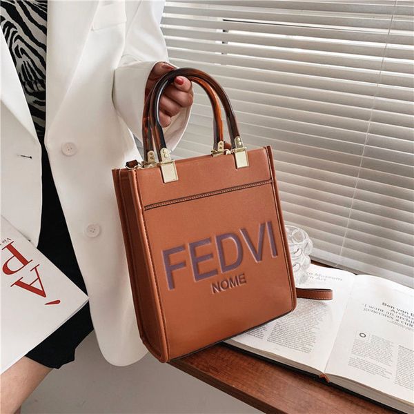 2022 new designer luxury bags european and american handbag new summer temperament net red tote single messenger
2022 new designer luxury bags european and american handbag new summer temperament net red tote single messenger