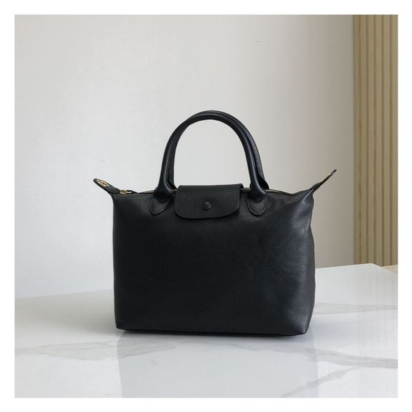 wang ziwen's same style longyu bag women's leather shoulder bag french fashion minority lambskin diagonal cross portable dumpling
wang ziwen's same style longyu bag women's leather shoulder bag french fashion minority lambskin diagonal cross portable dumpling
