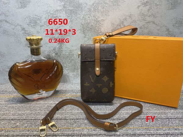 2022 fashion designer women's portable wallet handbag shoulder bag checker plaid letter flower men's clutch cell phone pocket coin, Red;black
2022 fashion designer women's portable wallet handbag shoulder bag checker plaid letter flower men's clutch cell phone pocket coin, Red;black