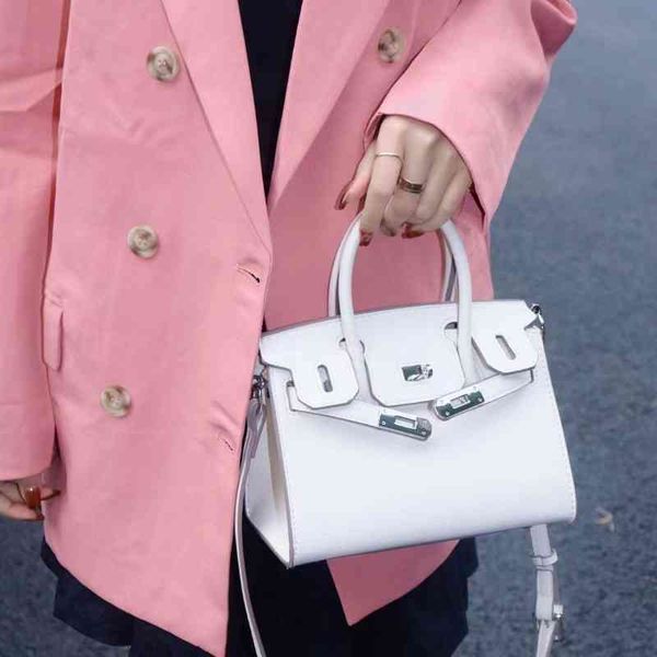 custom leather kellybag platinum 2022 htbags new fashion large capacity handbag high sense women's purses ladies designer clutch bag
custom leather kellybag platinum 2022 htbags new fashion large capacity handbag high sense women's purses ladies designer clutch bag
