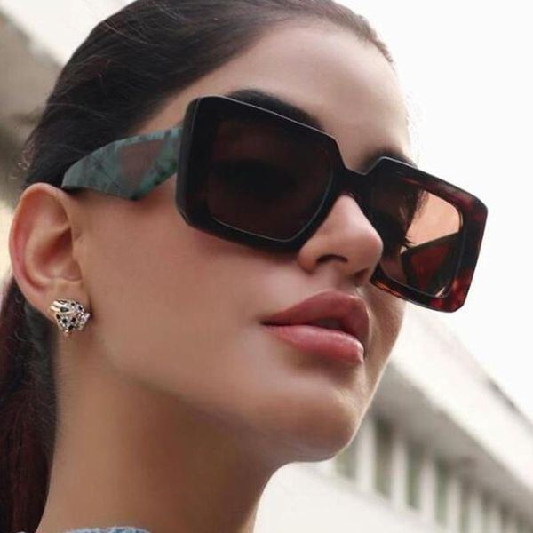 sunglasses oversized rectangle frame womens fashion gradient square sun glasses iconic triangle symbol luxe brand ladies eyewearsunglasses, White;black
sunglasses oversized rectangle frame womens fashion gradient square sun glasses iconic triangle symbol luxe brand ladies eyewearsunglasses, White;black
