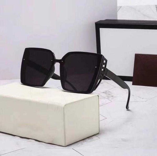 fashion luxury designer sunglasses for women mens outdoor drive glasses beach round gold frame polarized sunglass box, White;black
fashion luxury designer sunglasses for women mens outdoor drive glasses beach round gold frame polarized sunglass box, White;black