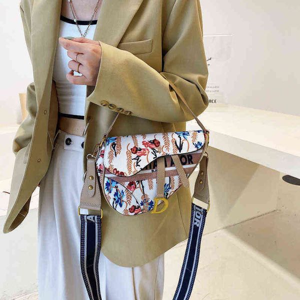 2022 designer bags bag female printed single shoulder wide womens genuine leather shoulder crossbody handbags
2022 designer bags bag female printed single shoulder wide womens genuine leather shoulder crossbody handbags