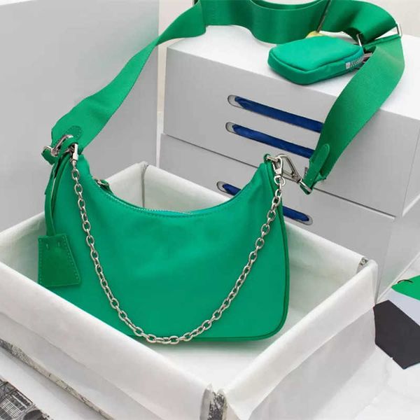 no box. triangle 2000 2005 re edition bags women luxurys men designer lady womens mens cross body shoulder purse prads npr2
no box. triangle 2000 2005 re edition bags women luxurys men designer lady womens mens cross body shoulder purse prads npr2