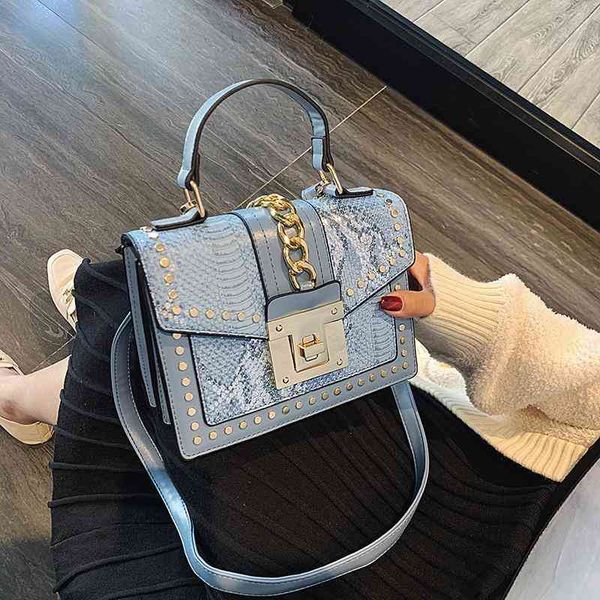 2022 zipper buckle bag texture small single shoulder messenger chain square bags retro women's handbags
2022 zipper buckle bag texture small single shoulder messenger chain square bags retro women's handbags