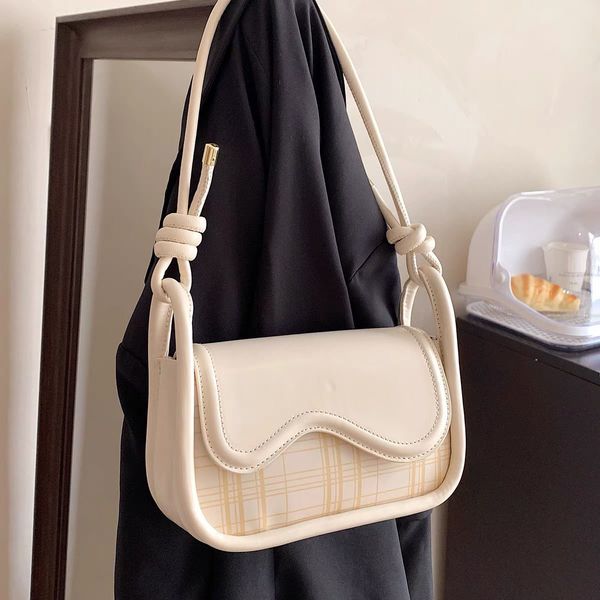 fashion ms shoulder messenger bag women handbag suit spring and summer color relaxed feeling
fashion ms shoulder messenger bag women handbag suit spring and summer color relaxed feeling