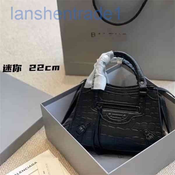 luxury trend handbags bal s single paris hand locomotive home shoulder messenger small women's bag crocodiless pattern
luxury trend handbags bal s single paris hand locomotive home shoulder messenger small women's bag crocodiless pattern