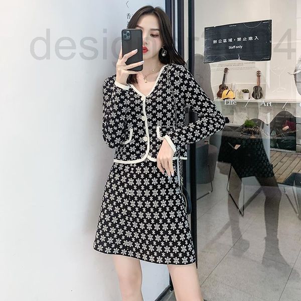 two piece dress designer small fashion sweater skirt two-piece suit western style thin autumn and winter new fried street knitted y3v5, White
two piece dress designer small fashion sweater skirt two-piece suit western style thin autumn and winter new fried street knitted y3v5, White