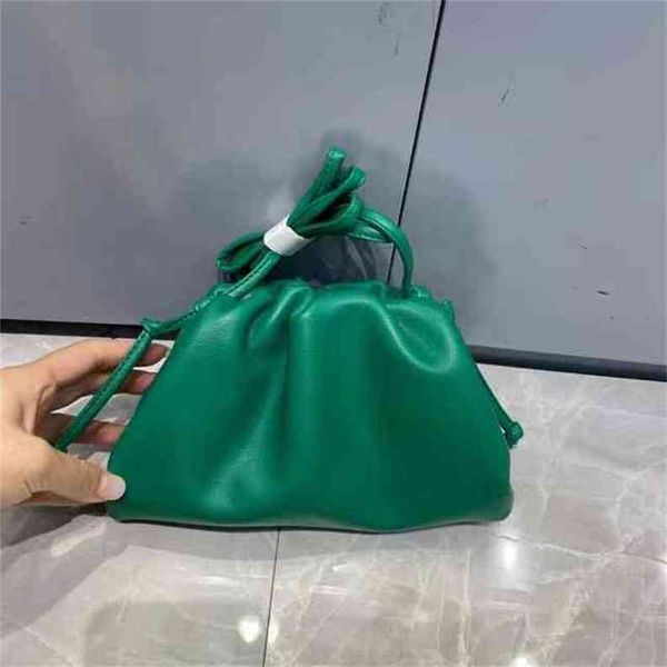 summer 2022 venetas cloud bottegas bag net red same leather women's solid color trend one shoulder messenger dumpling handx eidt
summer 2022 venetas cloud bottegas bag net red same leather women's solid color trend one shoulder messenger dumpling handx eidt