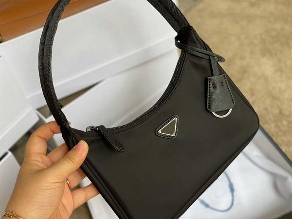 women 2022 designers shoulder bag hobo handbags baguette nylon lady luxurys multiple colors fashion tote purse
women 2022 designers shoulder bag hobo handbags baguette nylon lady luxurys multiple colors fashion tote purse