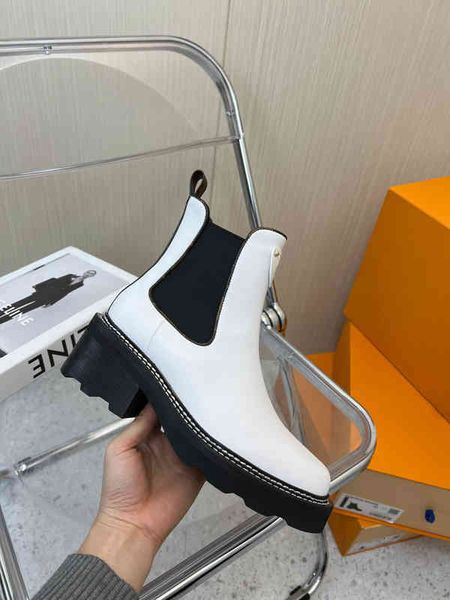 boots autumn and winter inverted triangle calfskin chelsea boots women's thick bottom increased heel short side elastic martin, Black
boots autumn and winter inverted triangle calfskin chelsea boots women's thick bottom increased heel short side elastic martin, Black