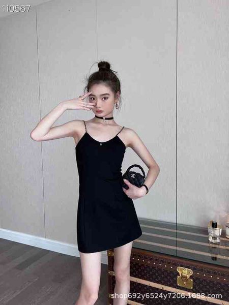 casual dresses ce family's style in spring and summer is simple fashionable. v-neck gold chain closed at the wat to show thin. small cr, Black;gray
casual dresses ce family's style in spring and summer is simple fashionable. v-neck gold chain closed at the wat to show thin. small cr, Black;gray